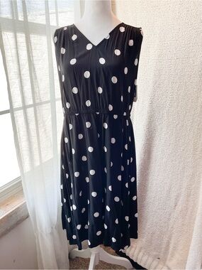 Old Navy Black & White Polka Dot Midi Dress
